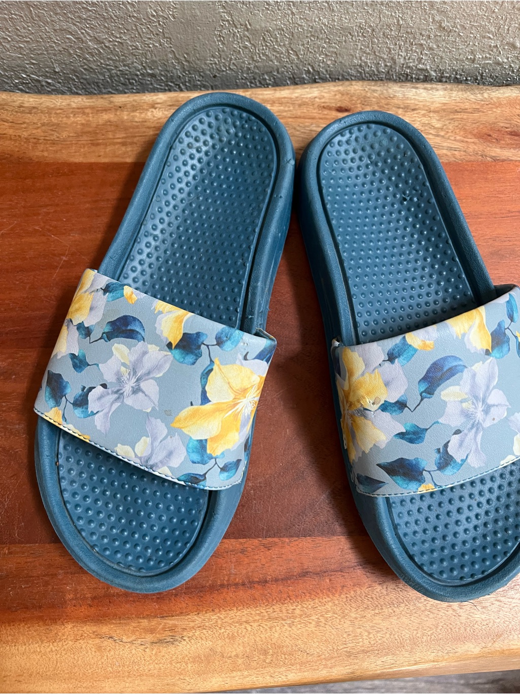 Fun Indigo Blue Flower Print Slides